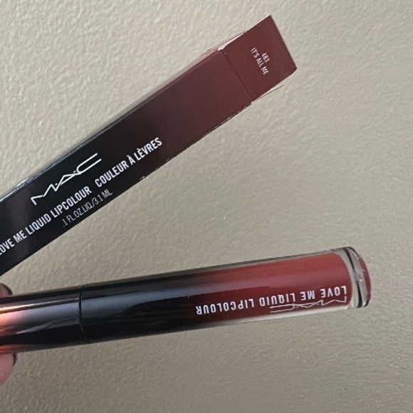MAC Love Me Liquid Lip Color 483 IT'S ALL ME 0.1 oz / 3.1 ml💄New in Box💄 - Picture 2 of 4